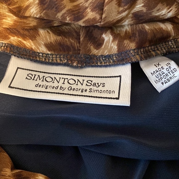 Simonton Says Gray Long Sleeve Top With Animal Print Collar / Hood - Picture 4 of 4